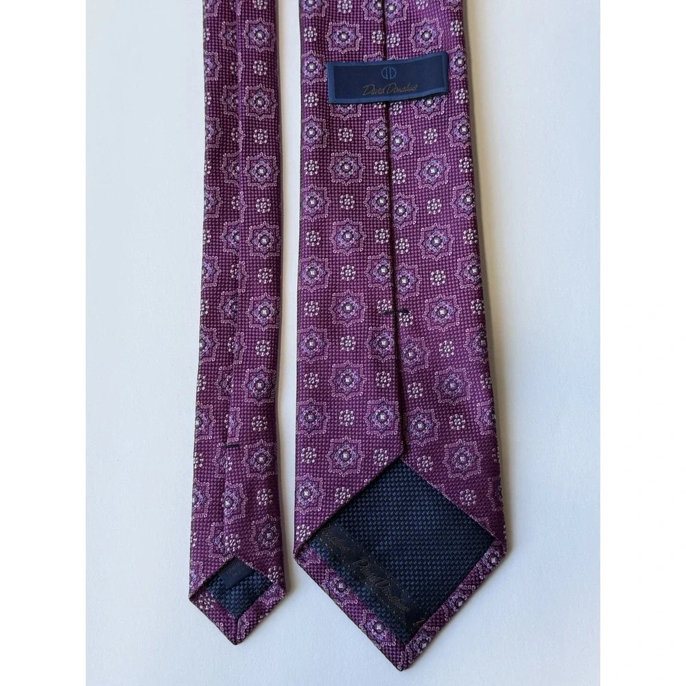 DAVID DONAHUE Men's Silk Purple Necktie Italy/USA Luxury Designer Geometric EUC